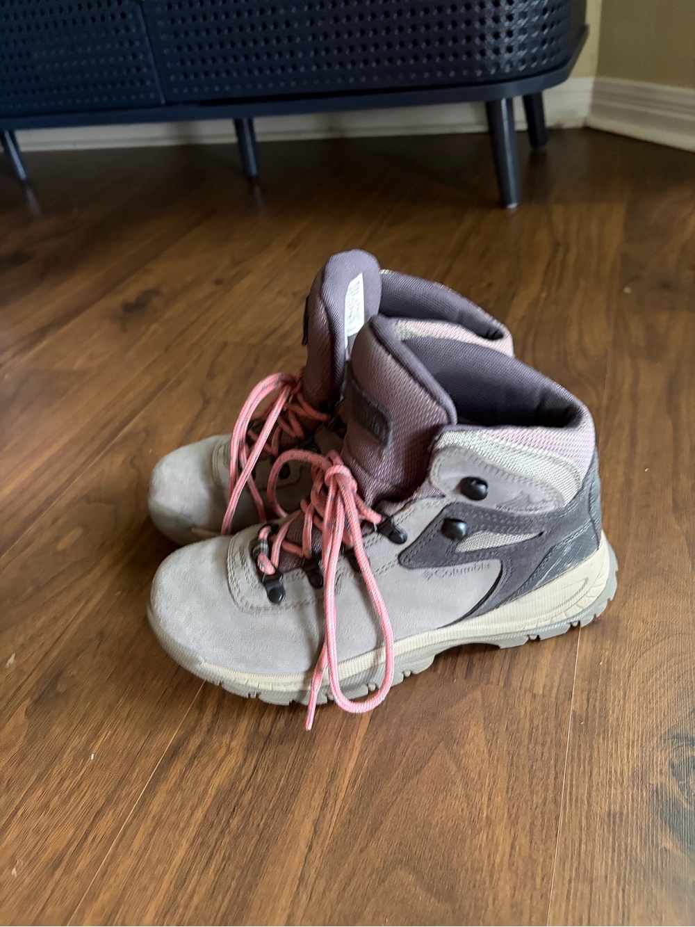 Columbia Hiking Boots - Picture 2 of 4